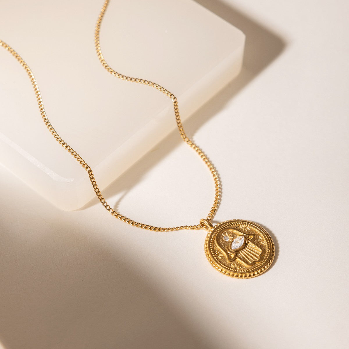 Everyday | Colar Medalha Amuleto